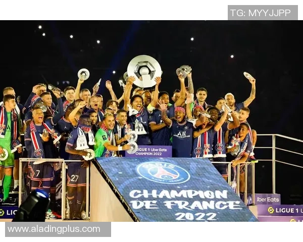 法甲联赛中的足球明星盘点与他们的辉煌成就解析