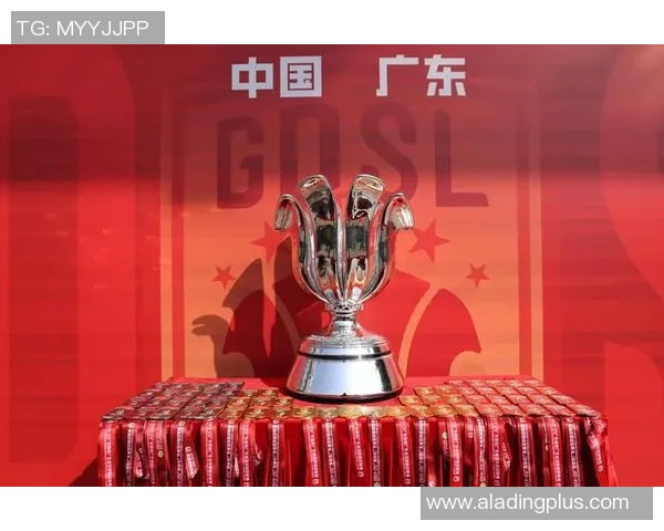 深圳足球队在洲际杯积分榜上以52分稳居第一名展现强劲实力 深圳足球队在洲际杯积分榜上以52分稳居第一名展现强劲实力