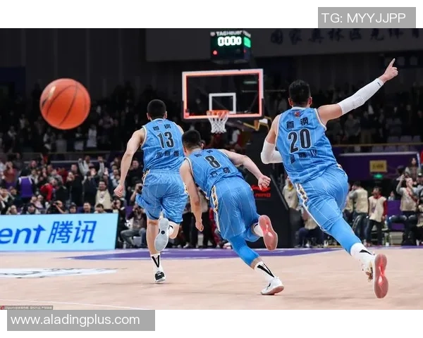 重庆篮球队与南京篮球队赛后复盘分析双方状态及表现对比 重庆篮球队与南京篮球队赛后复盘分析双方状态及表现对比